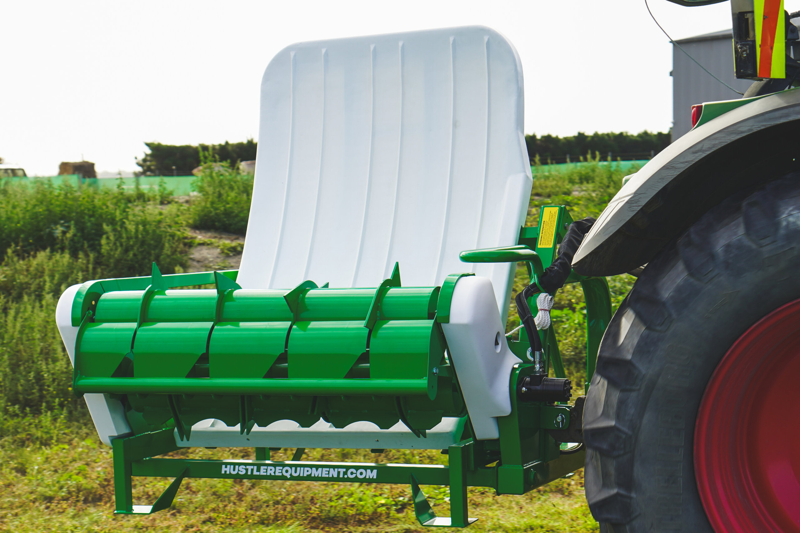 Hustler Chainless 2000 Series 4 Mounted Round & Square Bale Feeder - Image 3