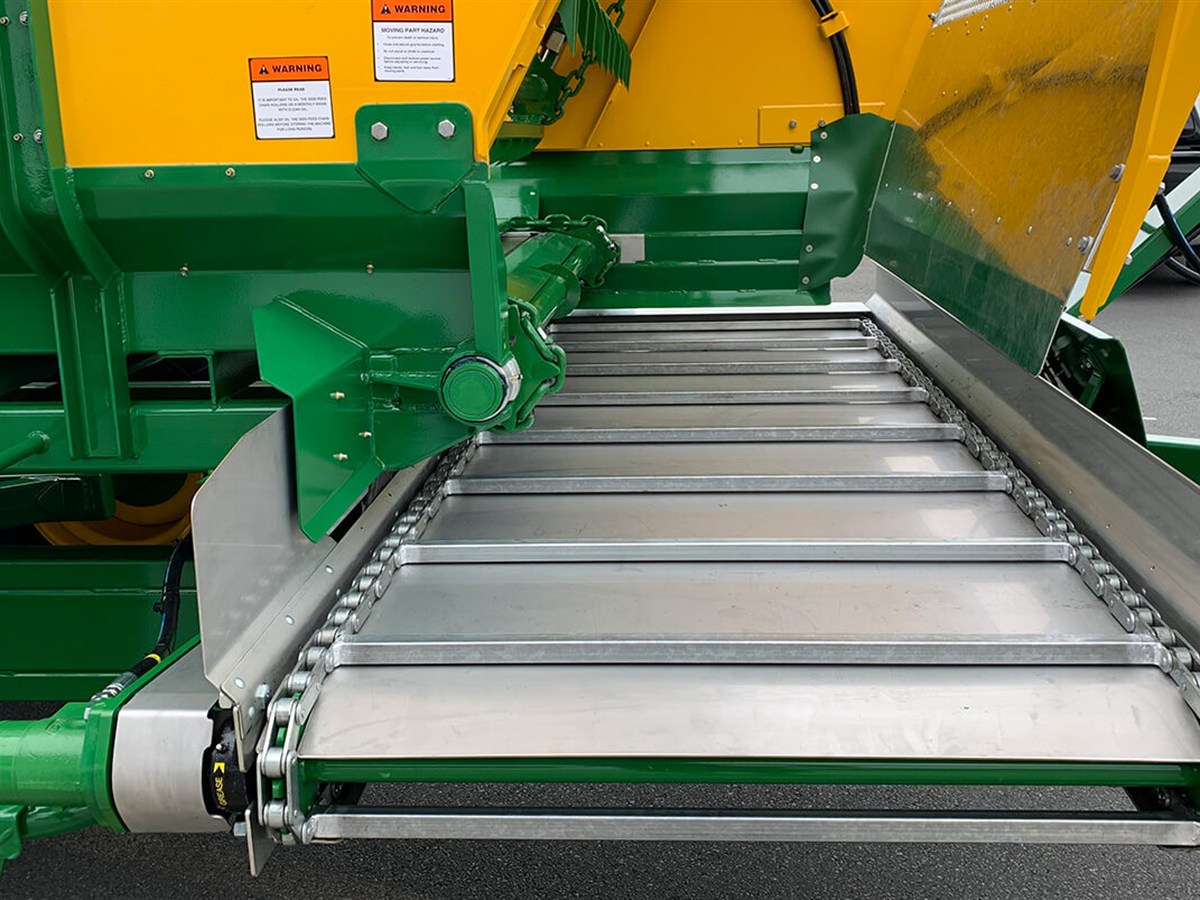 SAM 10 Cube Side-Feed Feed Wagon - Image 2