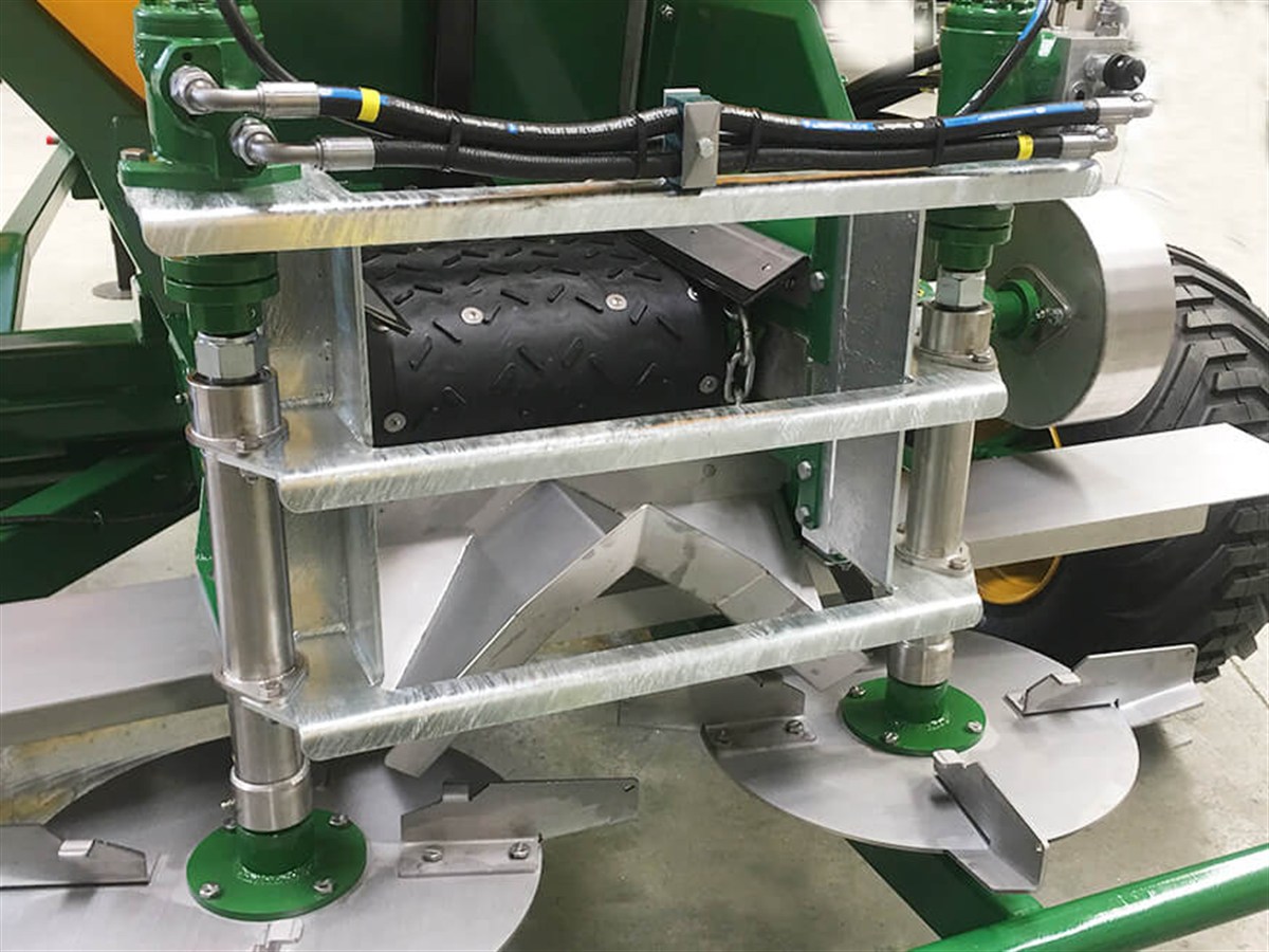 SAM 4 Tonne Tandem Axle Fertiliser Spreader - Image 2