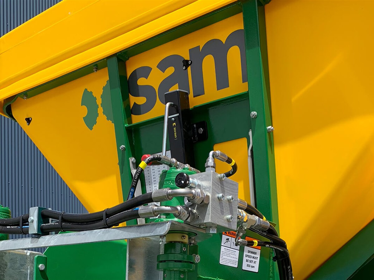 SAM 5 Tonne Tandem Axle Fertiliser Spreader - Image 3