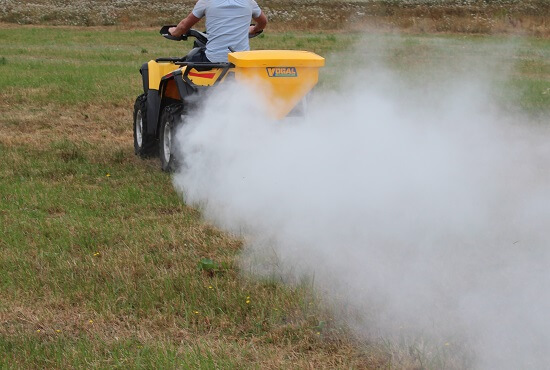 Vogal Mag 45 Mag Duster & Fertiliser Spreader - Image 3